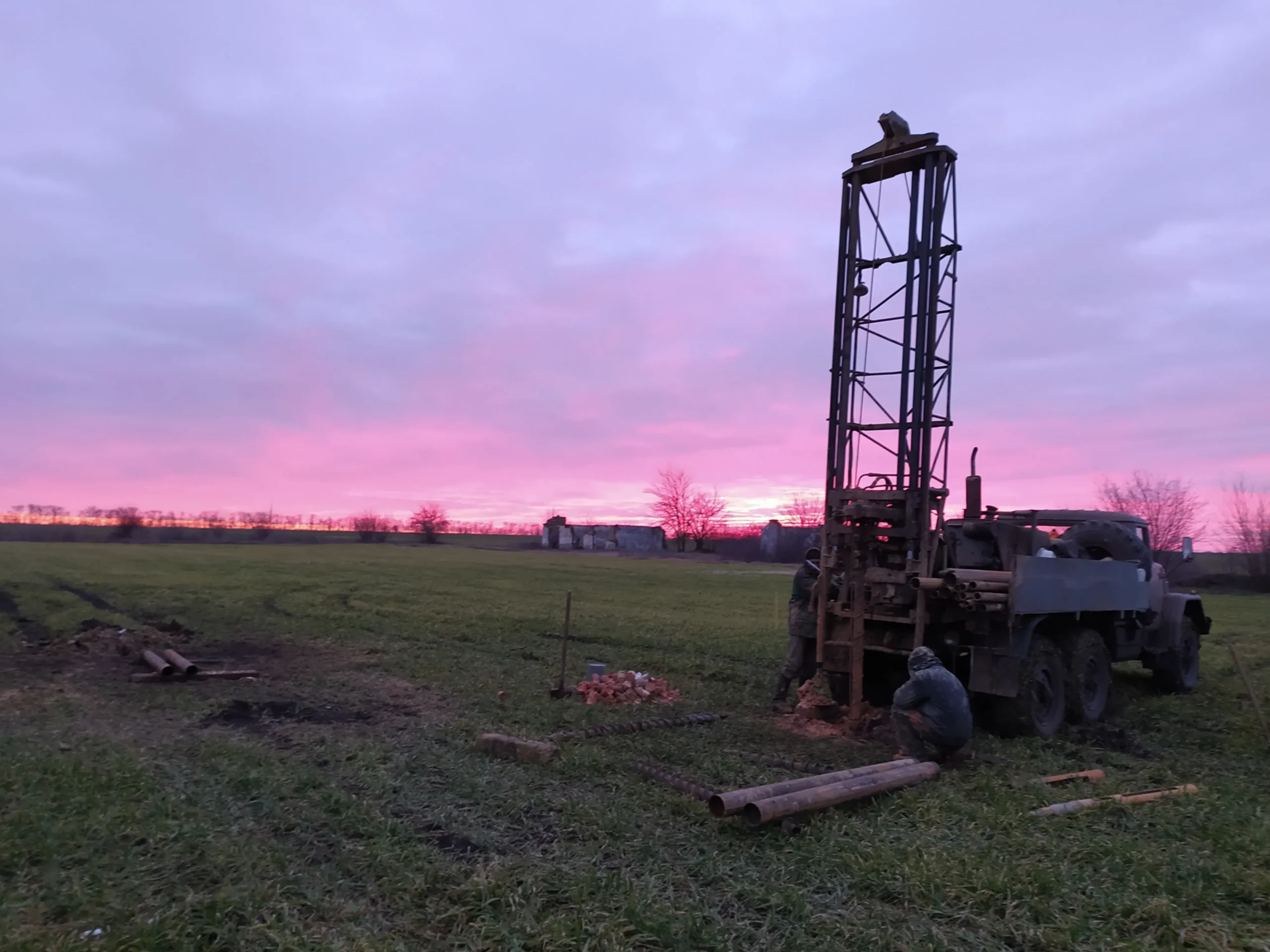 Інженерно-геологічні вишукування Київ, Україна. Українська Геодезична Компанія